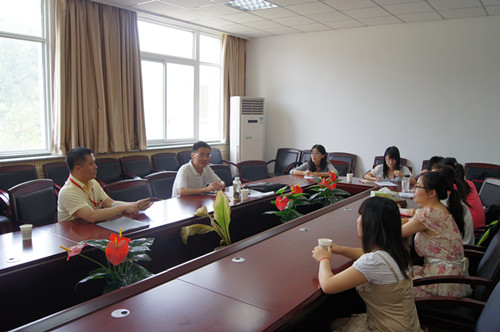 副经理张阳教授、景旭副教授与员工座谈