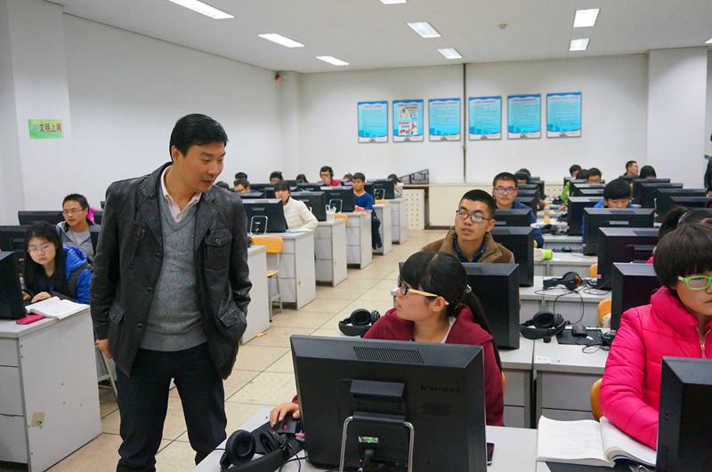 何卫军副书记参观山西农大beats365唯一官方网站实验室