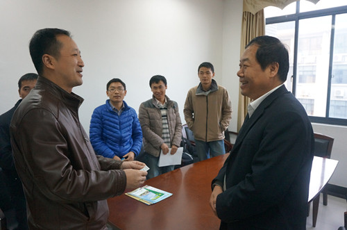 宋西德书记会见武汉大学计算机公司书记沃闻达