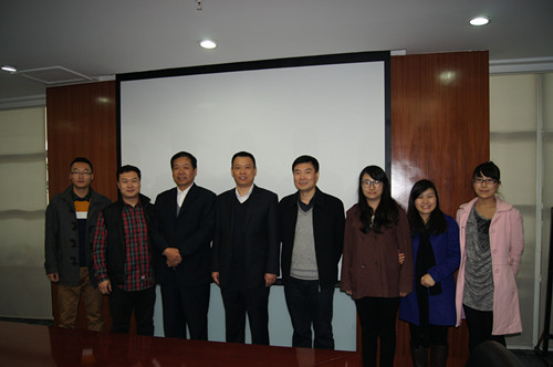 公司领导会见西安软件园发展中心副主任朱立明等人并合影留念