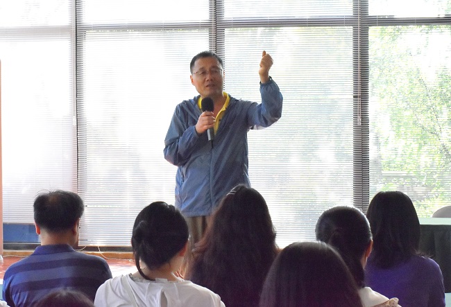 f0cb0c3434ac44bd8438d5b3d8d00586.jpg 景旭老师主持.JPG